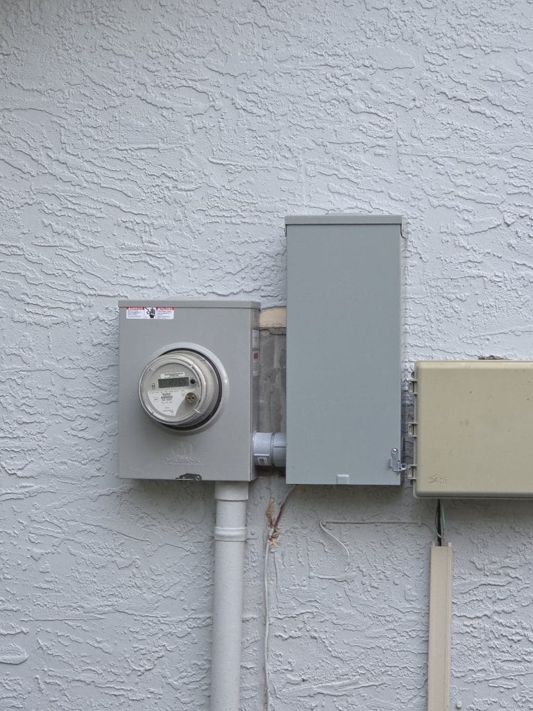 200 Amp Panel Upgrade: Who Needs It and Why in St. Petersburg, FL 200 amp service upgrade