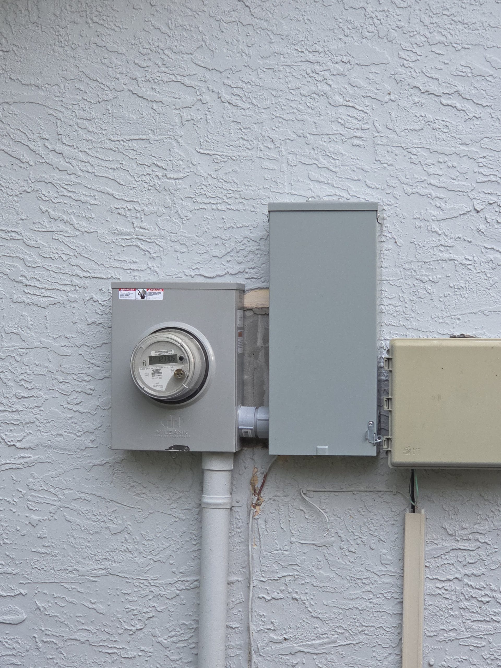 200 Amp Panel Upgrade: Who Needs It and Why in St. Petersburg, FL 200 Amp Panel Upgrade: Who Needs It and Why in St. Petersburg, FL