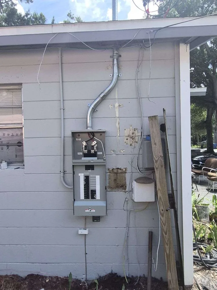 150A Service Upgrade – Clearwater FL Electrical service upgrade in Clearwater, FL – during: the new meter/main combo and conduit installed, before the meter was set