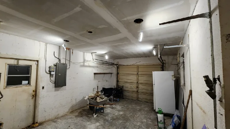 Recessed lighting installation in Pinellas Park, FL – before the space at the start of the renovation